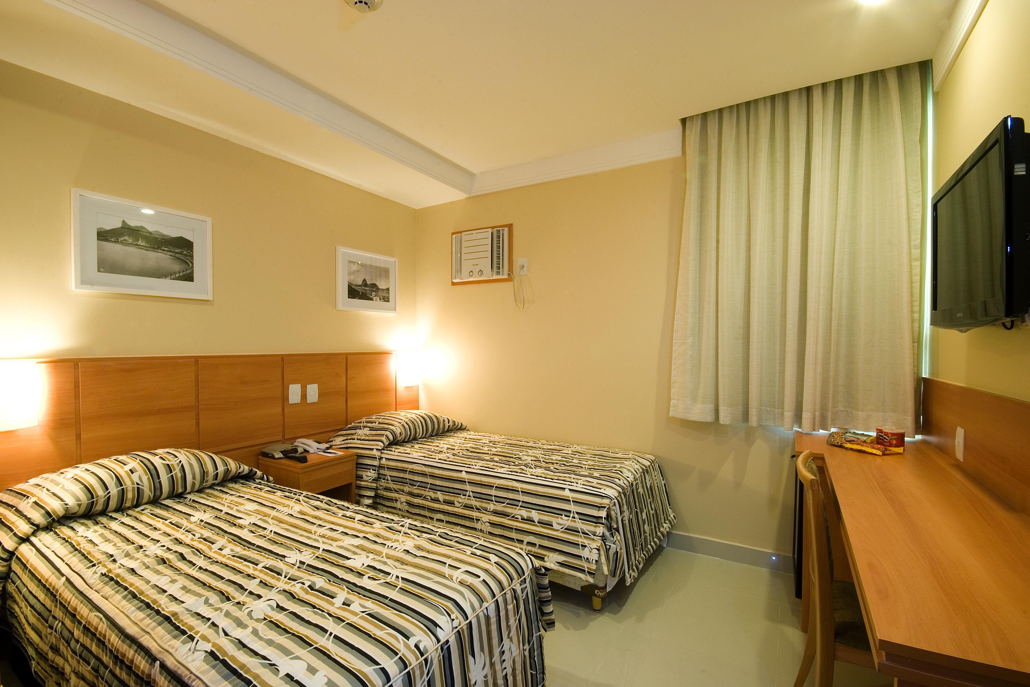 호텔 아틀란티코 비즈니스 센트로 리오데자네이루 외부 사진 A room at a hotel in Fortaleza, Brazil.