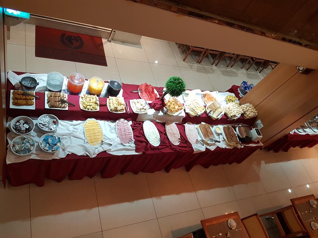 호텔 아틀란티코 비즈니스 센트로 리오데자네이루 외부 사진 Breakfast buffet at the hotel