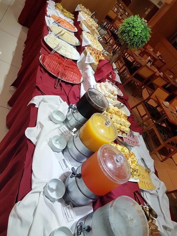 호텔 아틀란티코 비즈니스 센트로 리오데자네이루 외부 사진 Breakfast buffet at a hotel